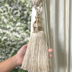 Set of 2 Luxury ivory beige tieback with big tassel